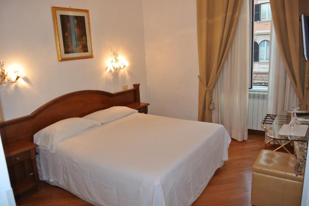 Hotel Le Petit Real Rzym Pokój zdjęcie